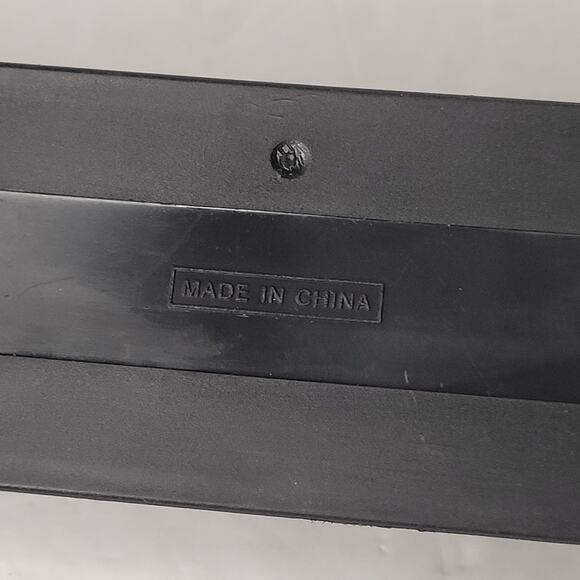 Standard 3-Hole Punch - Perfect for Binder Use! - Picture 9 of 9